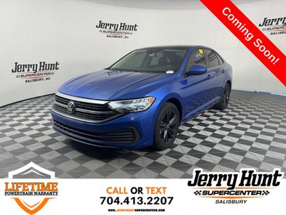 Used 2022 Volkswagen Jetta SE w/ Panoramic Sunroof Package