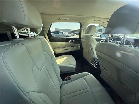Certified 2023 Kia Sorento SX AWD/4WD image 4