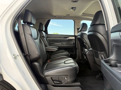 Used 2020 Hyundai Palisade SEL w/ Premium Package FWD image 15