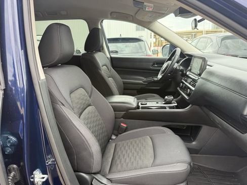 Used 2024 Nissan Pathfinder SV AWD/4WD image 28