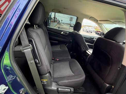 Used 2019 Nissan Pathfinder S AWD/4WD image 35