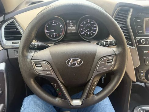 Used 2017 Hyundai Santa Fe Sport image 12