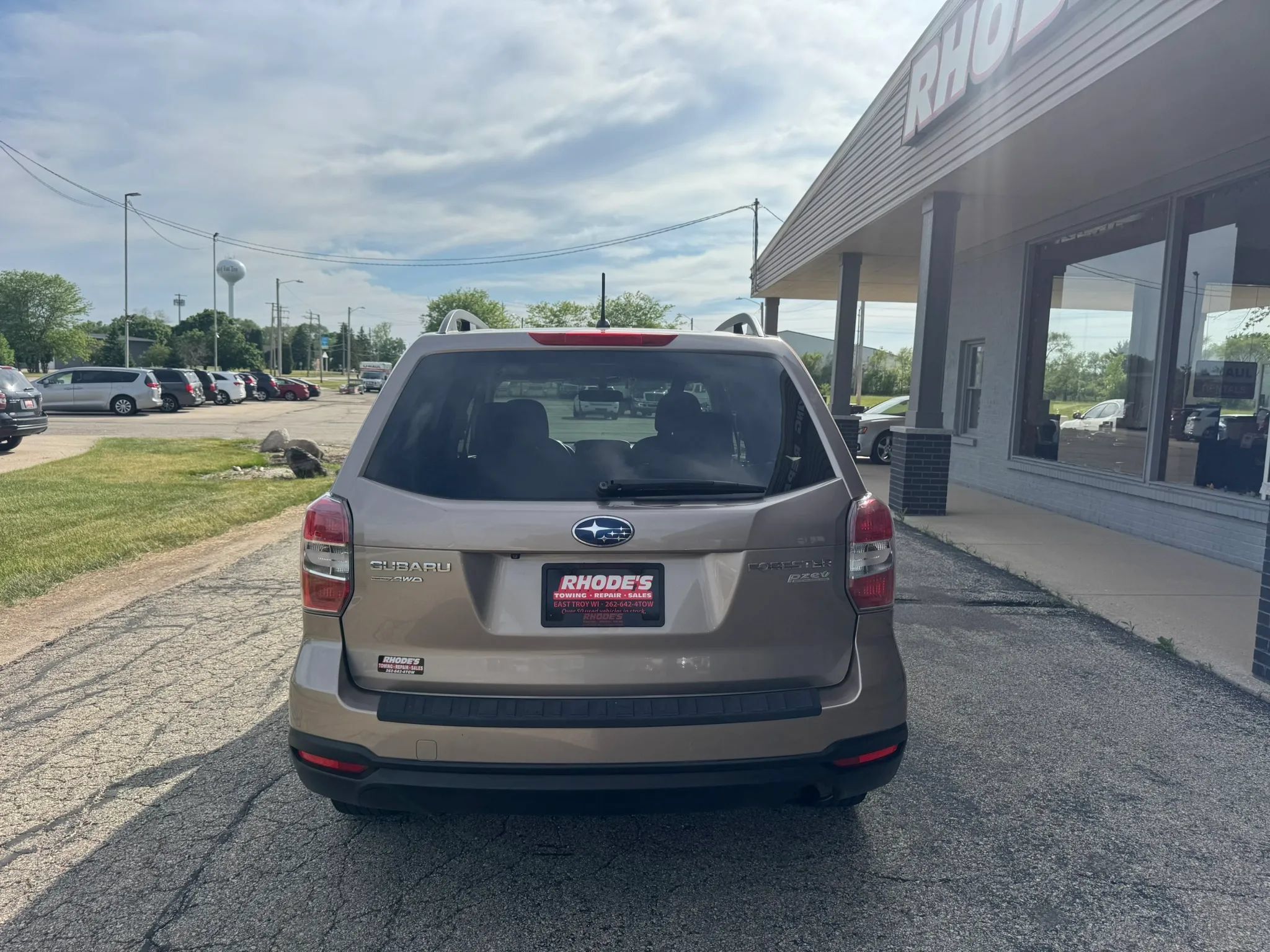 Used 2015 Subaru Forester 2.5i Premium w/ All-Weather Package AWD/4WD image 4