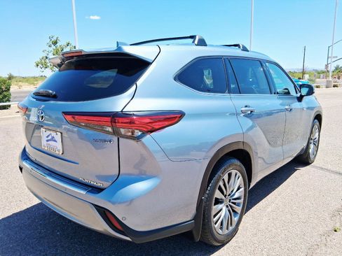 Used 2021 Toyota Highlander Platinum AWD/4WD image 5