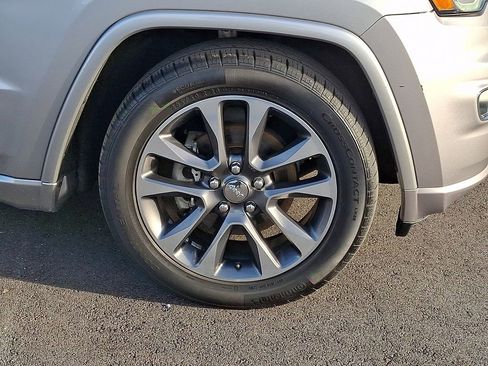 Used 2017 Jeep Grand Cherokee Overland image 8