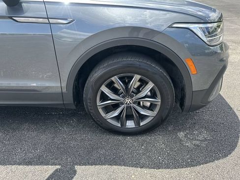 Used 2023 Volkswagen Tiguan SE w/ Panoramic Sunroof Package AWD/4WD image 21