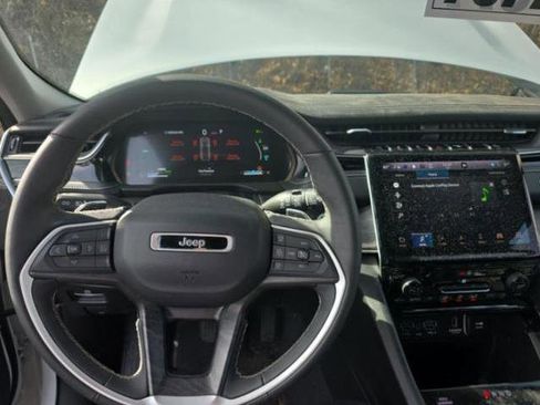 Used 2023 Jeep Grand Cherokee 4WD 4xe image 7