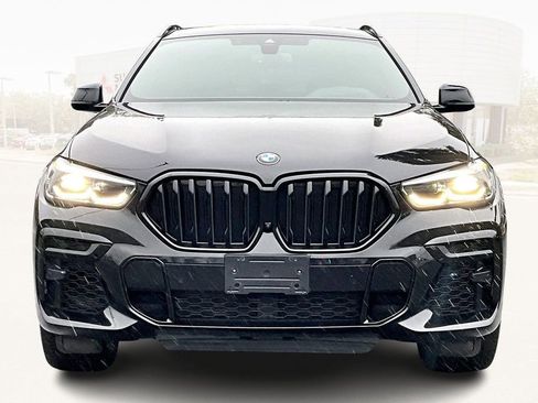 Used 2022 BMW X6 M50i image 2
