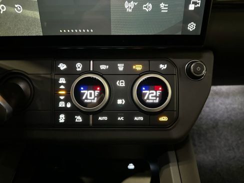 New 2026 Land Rover Defender 130 X-Dynamic SE image 14