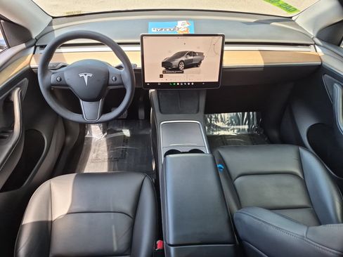 Used 2023 Tesla Model Y Long Range AWD/4WD image 25