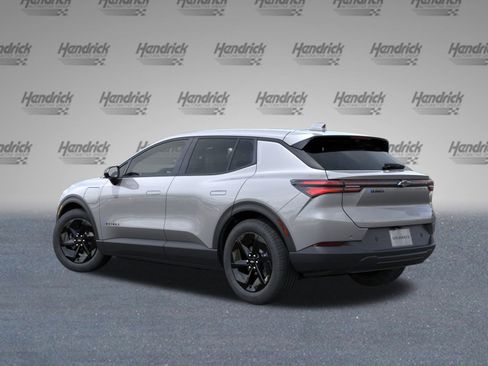 New 2026 Chevrolet Equinox EV LT image 5