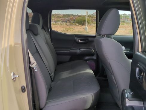 Used 2017 Toyota Tacoma SR5 image 32