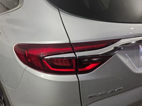 Used 2020 Buick Enclave Essence w/ Sport Touring Edition FWD image 39