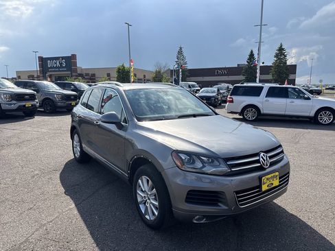 Used 2014 Volkswagen Touareg Sport AWD/4WD image 4