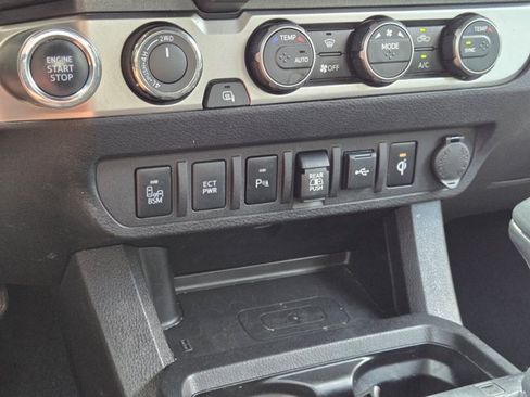 Used 2023 Toyota Tacoma Limited w/ Nightshade Package AWD/4WD image 29