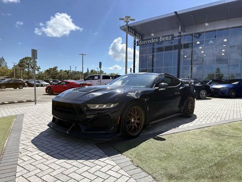Used 2025 Ford Mustang GT Premium w/ GT Performance Package RWD image 3