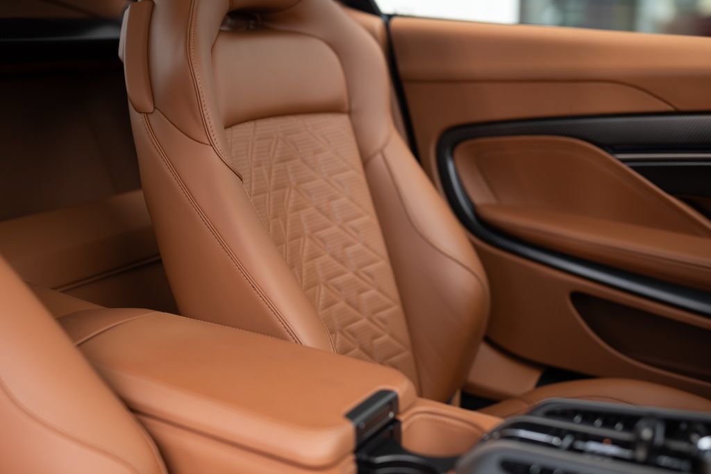 Used 2025 Aston Martin Vanquish RWD image 43