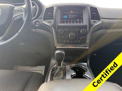 Certified 2021 Jeep Grand Cherokee Laredo image 11
