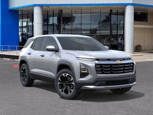 New 2027 Chevrolet Equinox LT w/ Convenience Package II FWD image 7