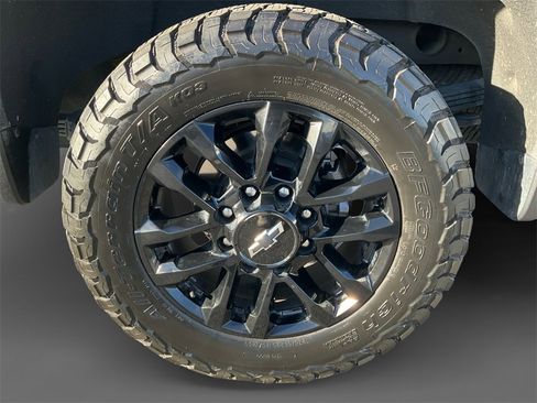 Used 2025 Chevrolet Silverado 2500 LTZ w/ Trail Boss Package image 8