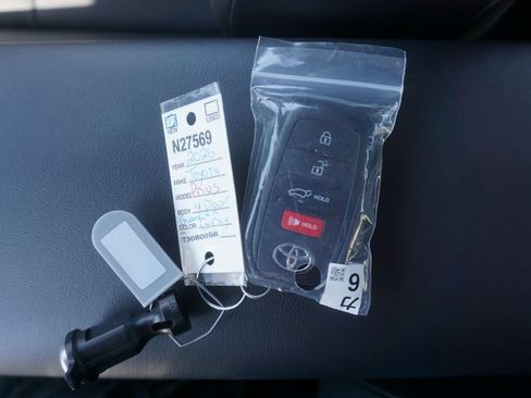 New 2026 Toyota Prius Plug-In Hybrid FWD image 35