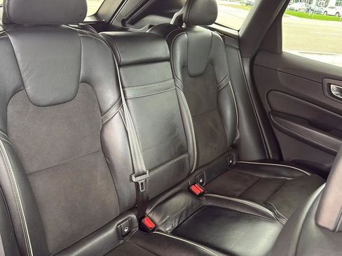Used 2018 Volvo XC60 T6 R-Design w/ Convenience Package image 39
