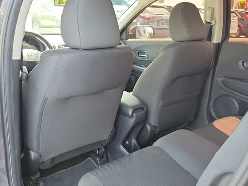 Used 2019 Honda HR-V LX image 12
