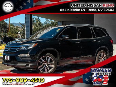 Used 2017 Honda Pilot Touring image 1