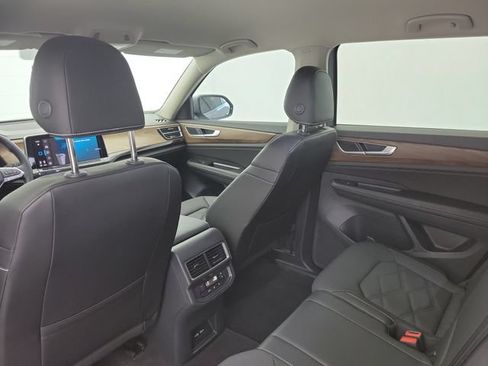 Used 2026 Volkswagen Atlas SE FWD image 13
