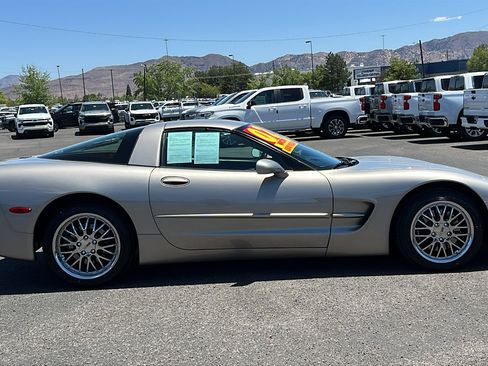 Used 2002 Chevrolet Corvette Coupe w/ Preferred Equipment Group2 RWD image 4