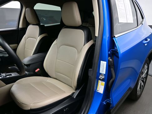 Used 2020 Ford Escape Titanium AWD/4WD image 12