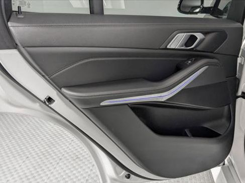 Used 2022 BMW X5 sDrive40i w/ M Sport Package image 17