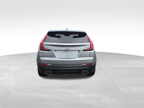 Used 2023 Cadillac XT4 Luxury w/ Cold Weather Package FWD image 9