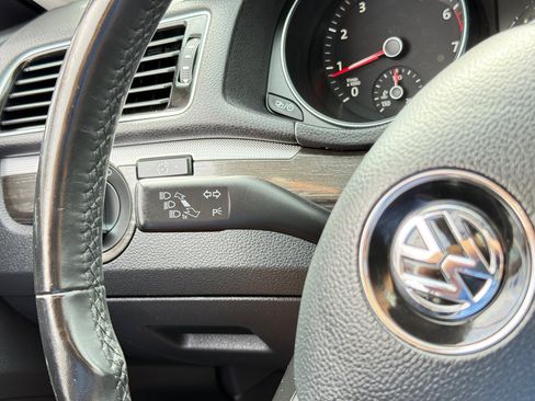 Used 2018 Volkswagen Passat 2.0T SE image 64