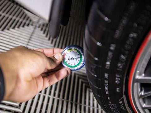 Used 2023 Chevrolet Corvette Stingray Premium Cpe w/ Z51 Performance Package image 37