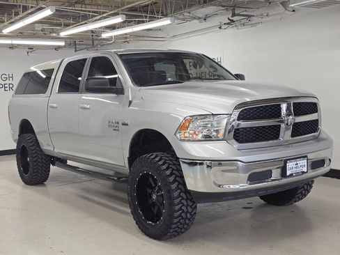 Used 2019 RAM 1500 Classic SLT AWD/4WD image 15