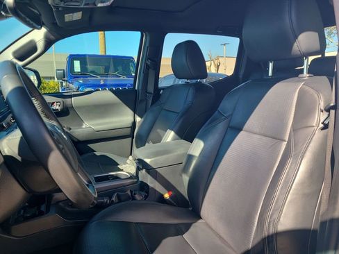 Used 2023 Toyota Tacoma TRD Off-Road w/ TRD Premium Off Road Package image 28