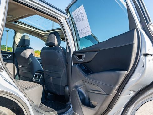 Used 2023 Subaru Forester Premium image 13