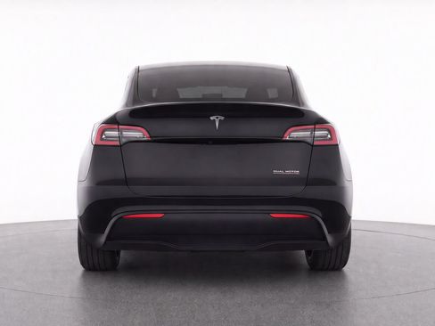 Used 2023 Tesla Model Y Long Range AWD/4WD image 4
