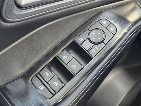 Certified 2025 Nissan Rogue SV FWD image 24