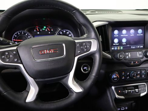 Used 2024 GMC Terrain SLT image 23