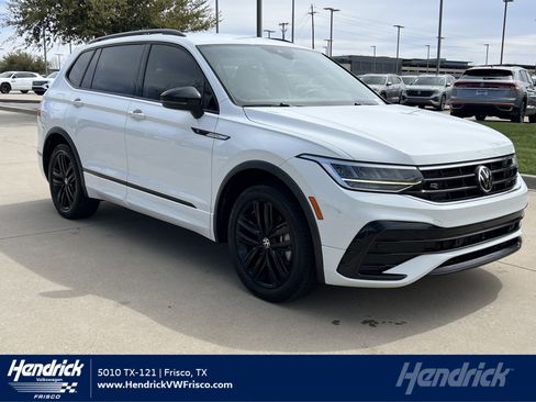 Used 2022 Volkswagen Tiguan SE R-Line image 1