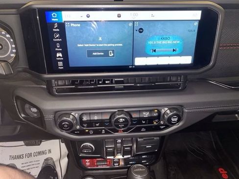 Used 2024 Jeep Gladiator Rubicon w/ Convenience Group AWD/4WD image 35