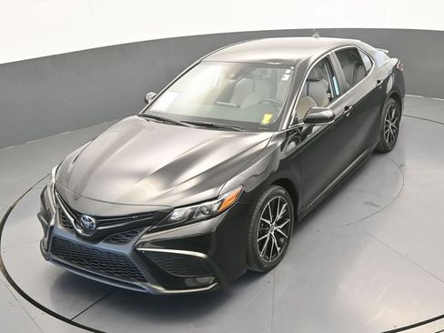 Used 2024 Toyota Camry SE image 44