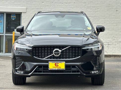 Used 2025 Volvo XC60 B5 Plus AWD/4WD image 11
