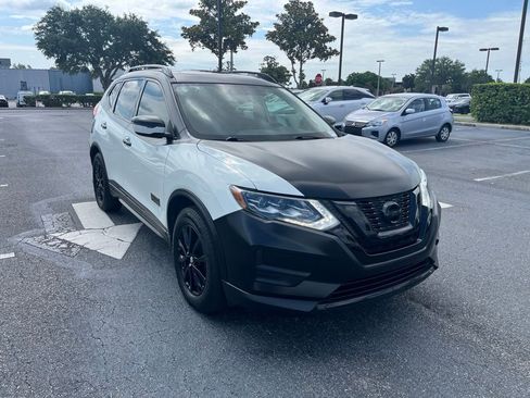 Used 2017 Nissan Rogue SV FWD image 8
