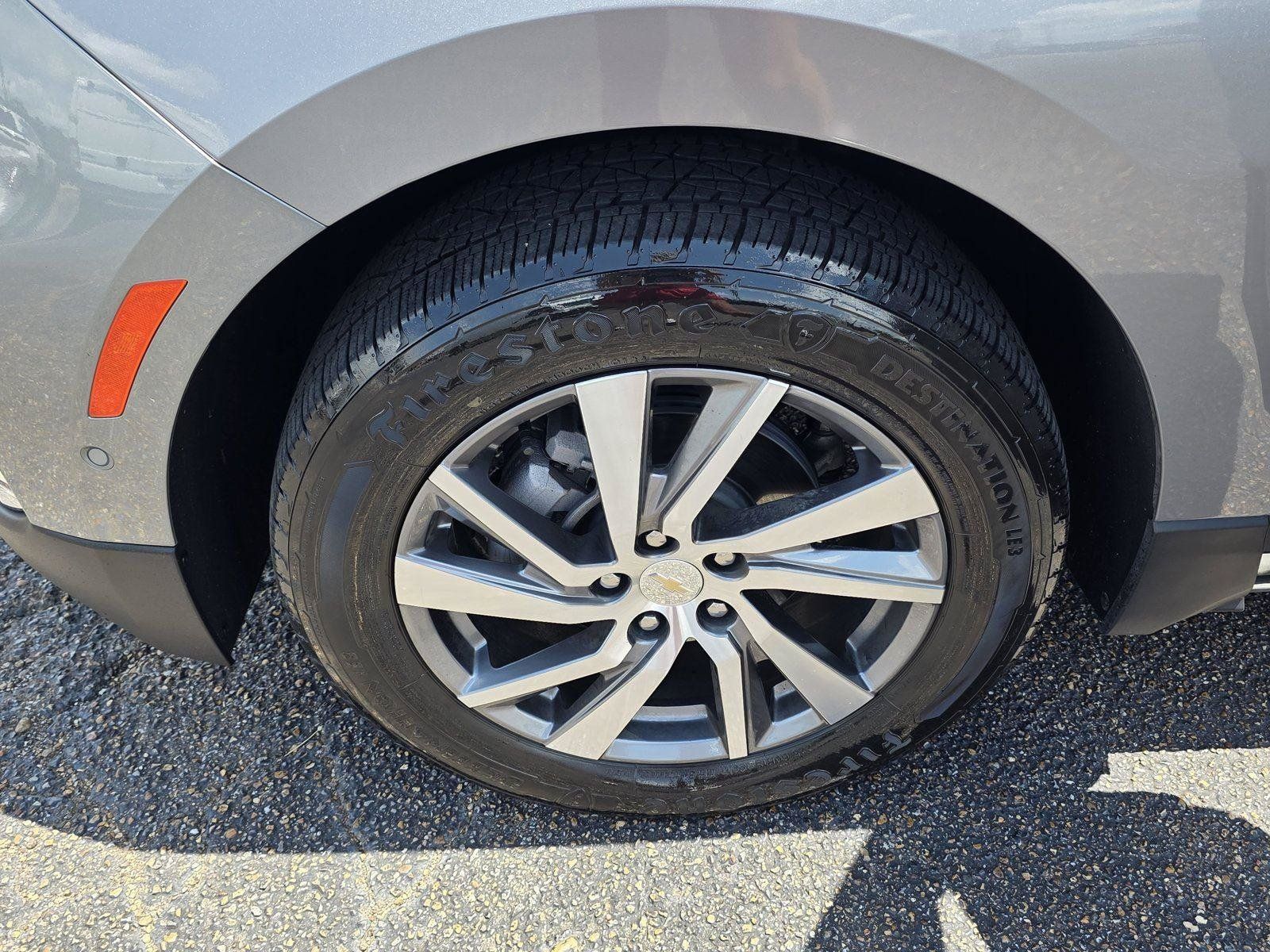 Used 2023 Chevrolet Equinox Premier AWD/4WD image 33