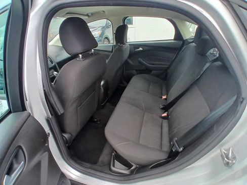 Used 2016 Ford Focus SE FWD image 6