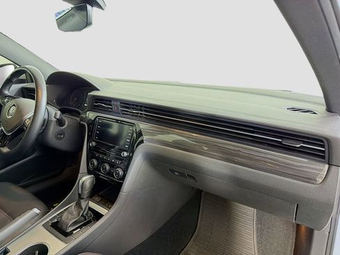 Used 2022 Volkswagen Passat 2.0T R-Line image 33