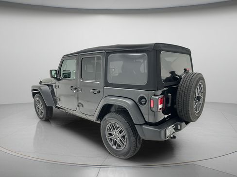 Used 2024 Jeep Wrangler Unlimited Sport AWD/4WD image 4